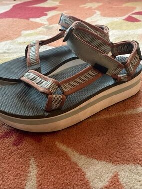 Women’s Platform Sport Sandals in Taupe and Green